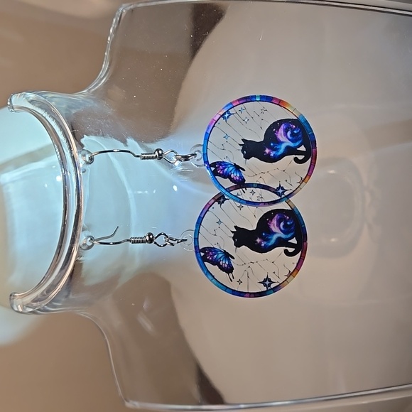 Cat And a Butterfly Acrylic Earrings Stainless Steel Ear Needle 1.18 inch round - Picture 9 of 10